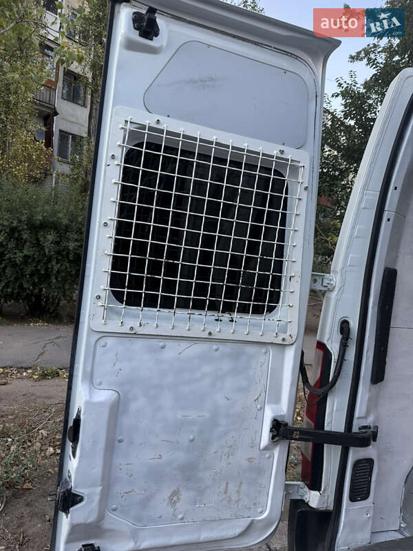 Грузовой фургон Renault Master 2016 в Николаеве