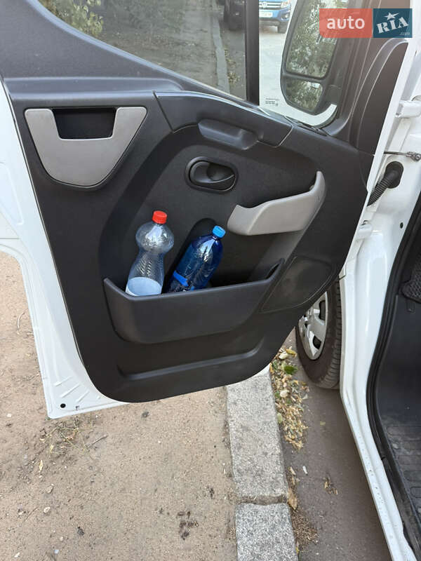 Грузовой фургон Renault Master 2016 в Николаеве