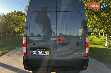Грузовой фургон Renault Master 2022 в 