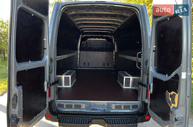 Грузовой фургон Renault Master 2022 в 