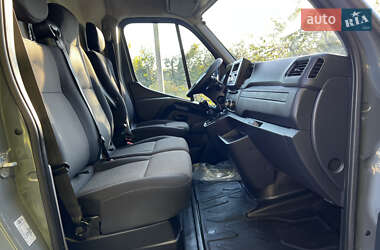 Грузовой фургон Renault Master 2022 в 