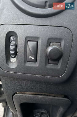 Грузовой фургон Renault Master 2012 в 