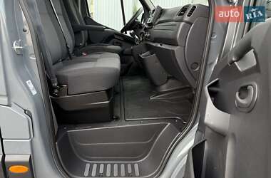 Грузовой фургон Renault Master 2023 в 