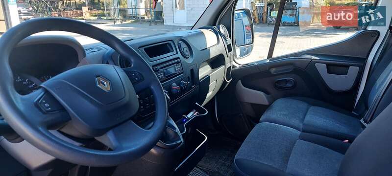 Грузовой фургон Renault Master 2017 в Вараше
