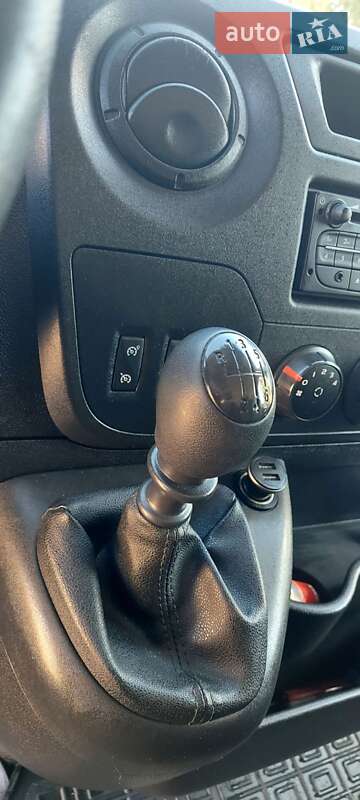 Грузовой фургон Renault Master 2017 в Вараше