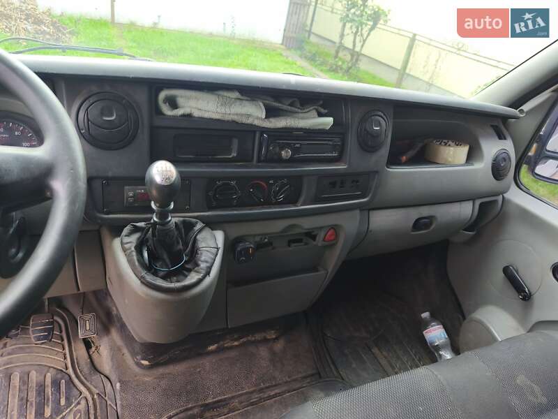 Грузовой фургон Renault Master 2004 в Сваляве