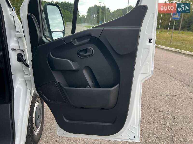 Тентованый Renault Master 2022 в Киеве