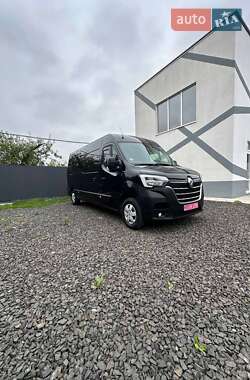 Грузовой фургон Renault Master 2023 в 