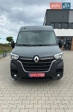 Грузовой фургон Renault Master 2023 в 