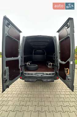 Грузовой фургон Renault Master 2023 в 