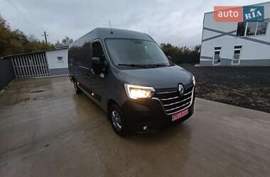 Грузовой фургон Renault Master 2023 в 