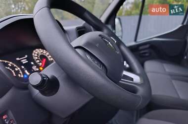 Грузовой фургон Renault Master 2023 в 