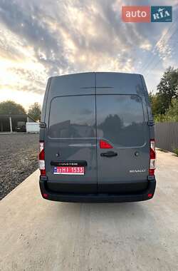 Грузовой фургон Renault Master 2022 в 