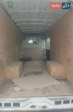 Грузовой фургон Renault Master 2011 в 