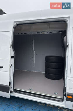 Грузовой фургон Renault Master 2023 в 