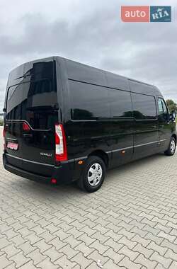 Грузопассажирский фургон Renault Master 2023 в 