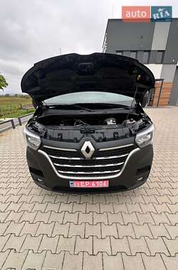 Грузопассажирский фургон Renault Master 2023 в 