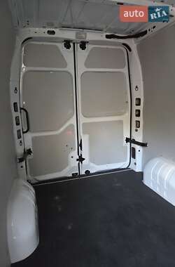 Грузовой фургон Renault Master 2021 в 