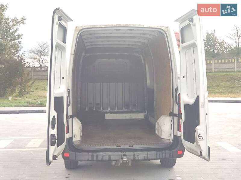 Грузовой фургон Renault Master 2014 в Мостиске