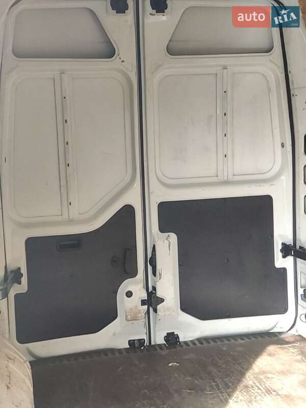 Грузовой фургон Renault Master 2014 в Мостиске