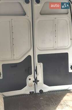 Грузовой фургон Renault Master 2014 в 
