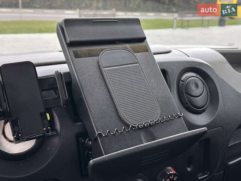Эвакуатор Renault Master 2015 в Львове