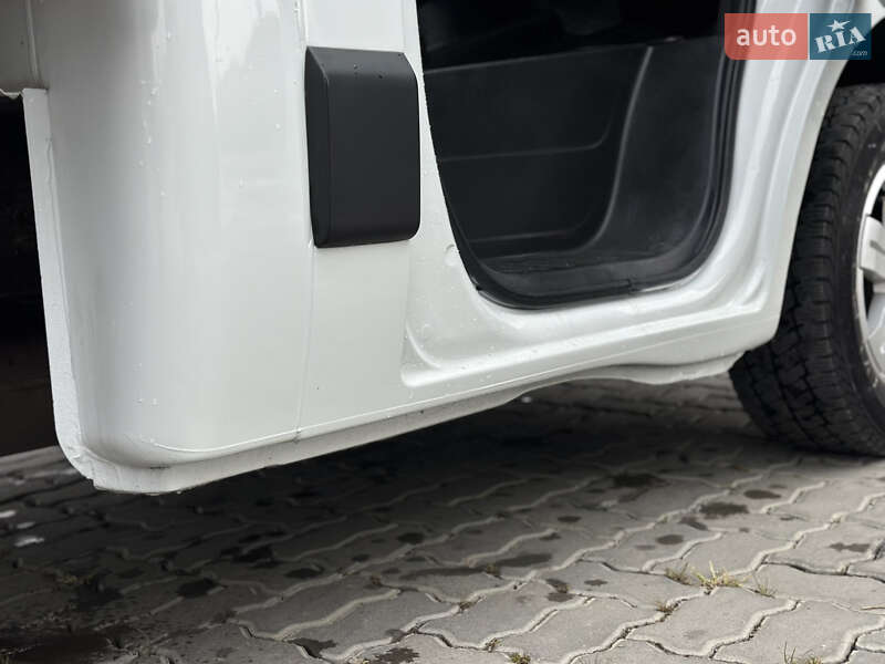 Эвакуатор Renault Master 2015 в Львове
