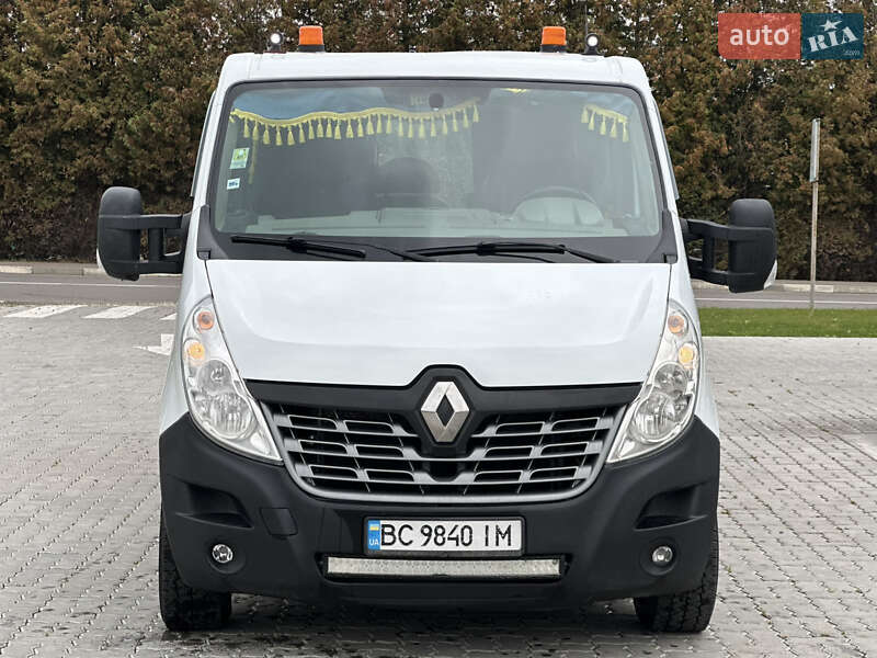 Эвакуатор Renault Master 2015 в Львове