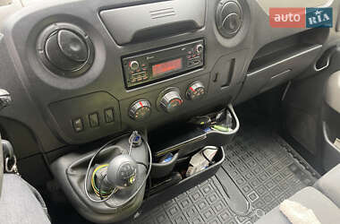 Грузовой фургон Renault Master 2016 в 