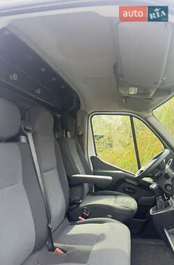Грузовой фургон Renault Master 2023 в 