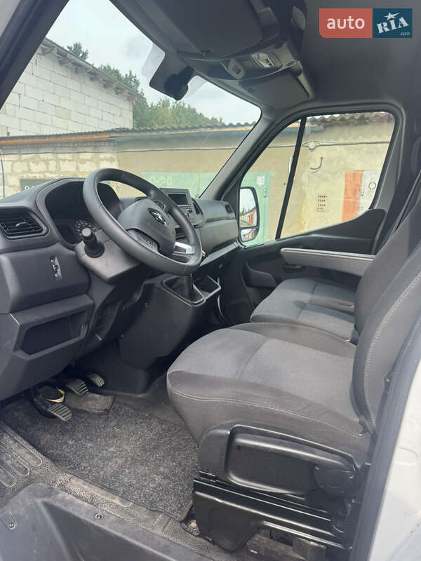 Грузовой фургон Renault Master 2023 в Шепетовке