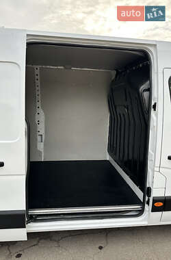 Грузовой фургон Renault Master 2021 в 
