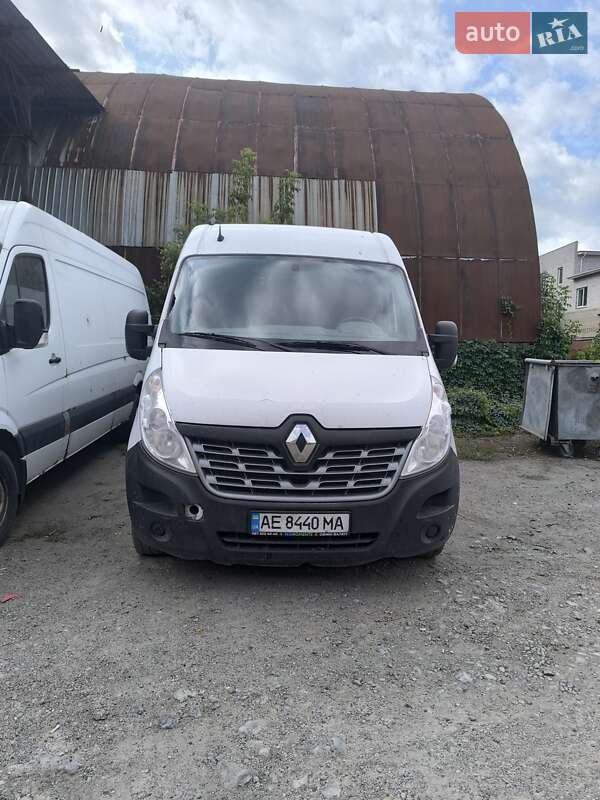 Грузовой фургон Renault Master 2016 в 