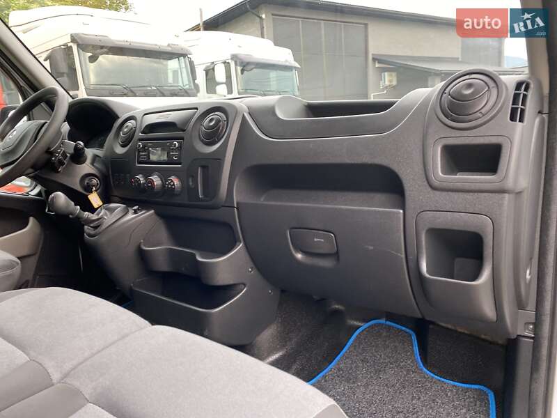 Грузовой фургон Renault Master 2019 в Хусте