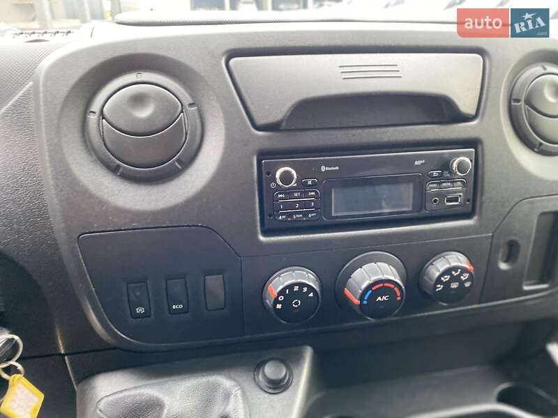 Грузовой фургон Renault Master 2019 в Хусте