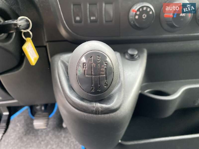 Грузовой фургон Renault Master 2019 в Хусте