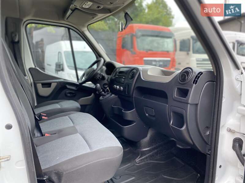 Грузовой фургон Renault Master 2018 в Хусте