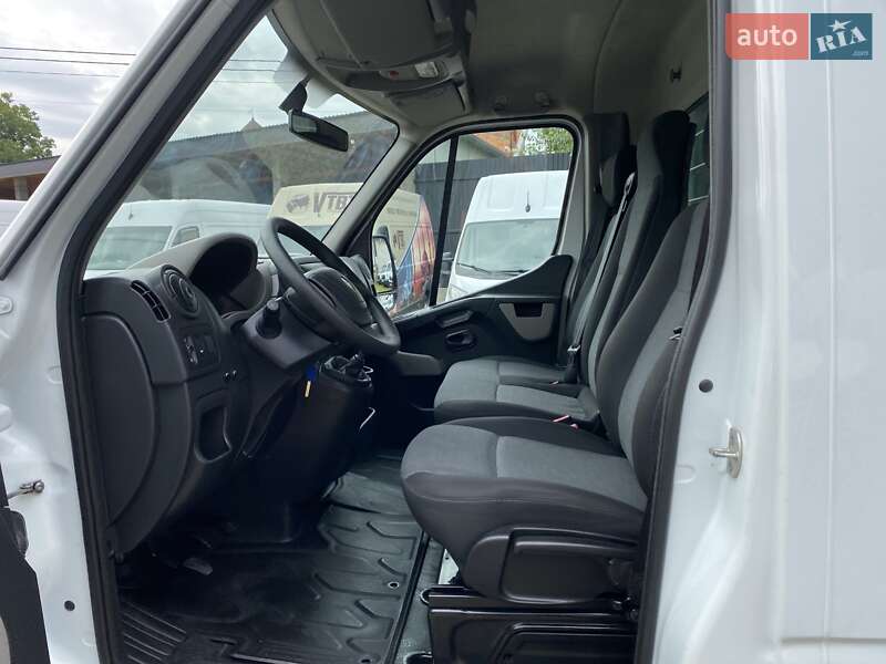 Грузовой фургон Renault Master 2018 в Хусте