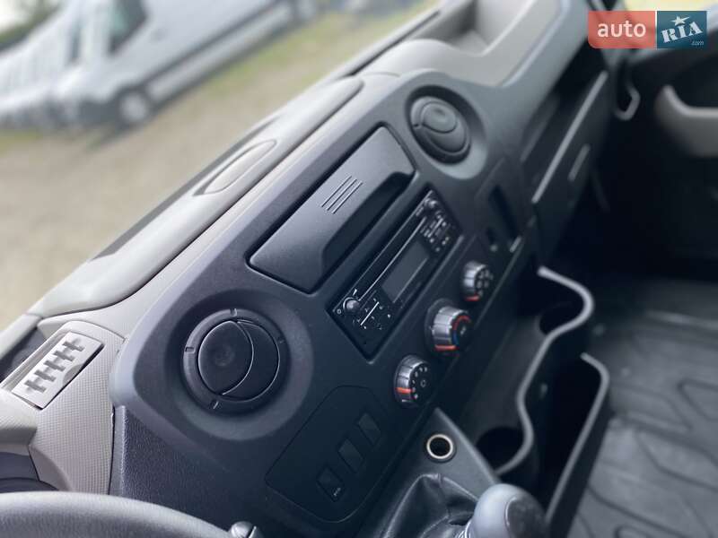 Грузовой фургон Renault Master 2018 в Хусте