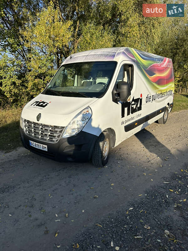 Грузовой фургон Renault Master 2012 в 