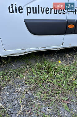 Грузовой фургон Renault Master 2012 в 