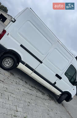 Грузовой фургон Renault Master 1998 в 