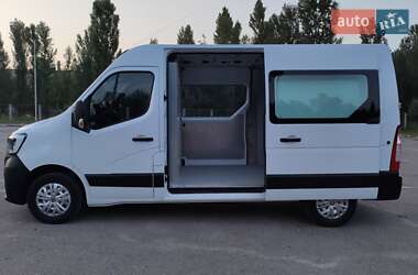 Грузовой фургон Renault Master 2020 в 