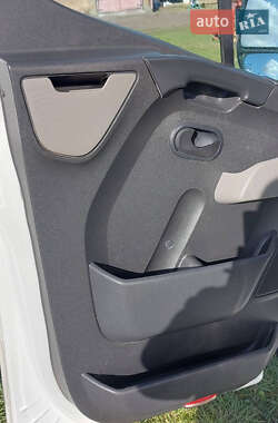 Грузовой фургон Renault Master 2011 в 