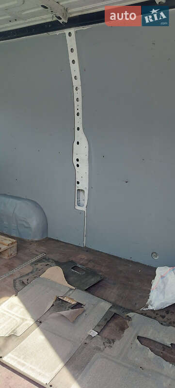 Грузовой фургон Renault Master 2011 в Сокале