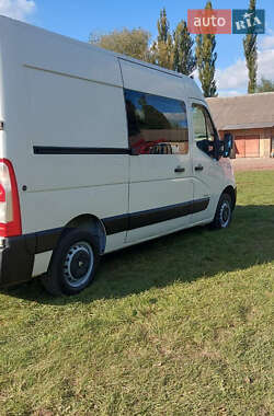 Вантажний фургон Renault Master 2011 в Сокалі