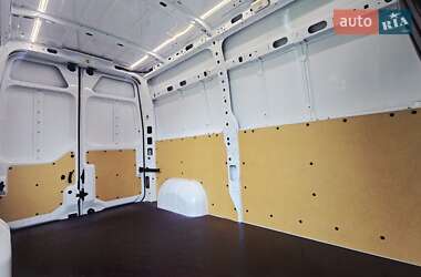 Грузовой фургон Renault Master 2018 в 