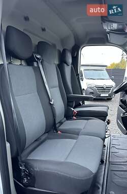 Грузовой фургон Renault Master 2022 в 
