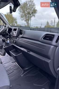 Грузовой фургон Renault Master 2022 в 