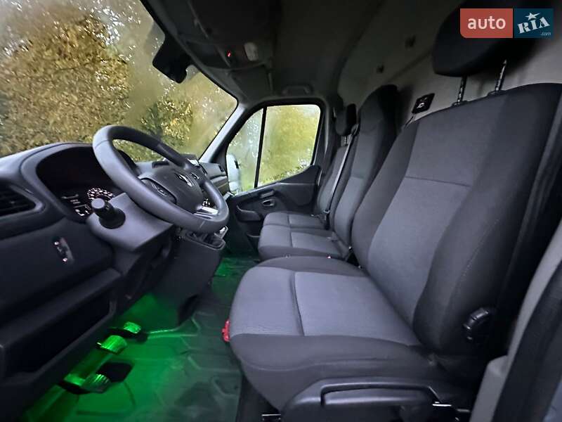 Грузовой фургон Renault Master 2022 в Киеве